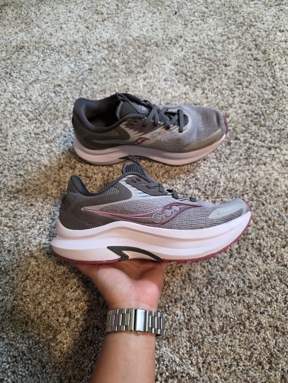 SauconyAxon 2 Women's Gray and Pink Athletic Running Shoes